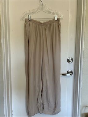 H&M Maternity Lightweight Wide-Leg Taupe Pull-On Pants